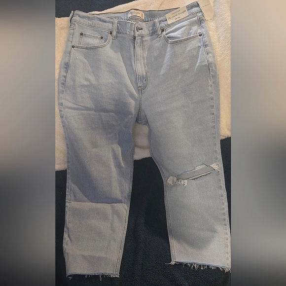 Abercrombie & Fitch Denim - Never Worn Ultra High Rise Ankle Straight Abercrombie & Fitch Jeans